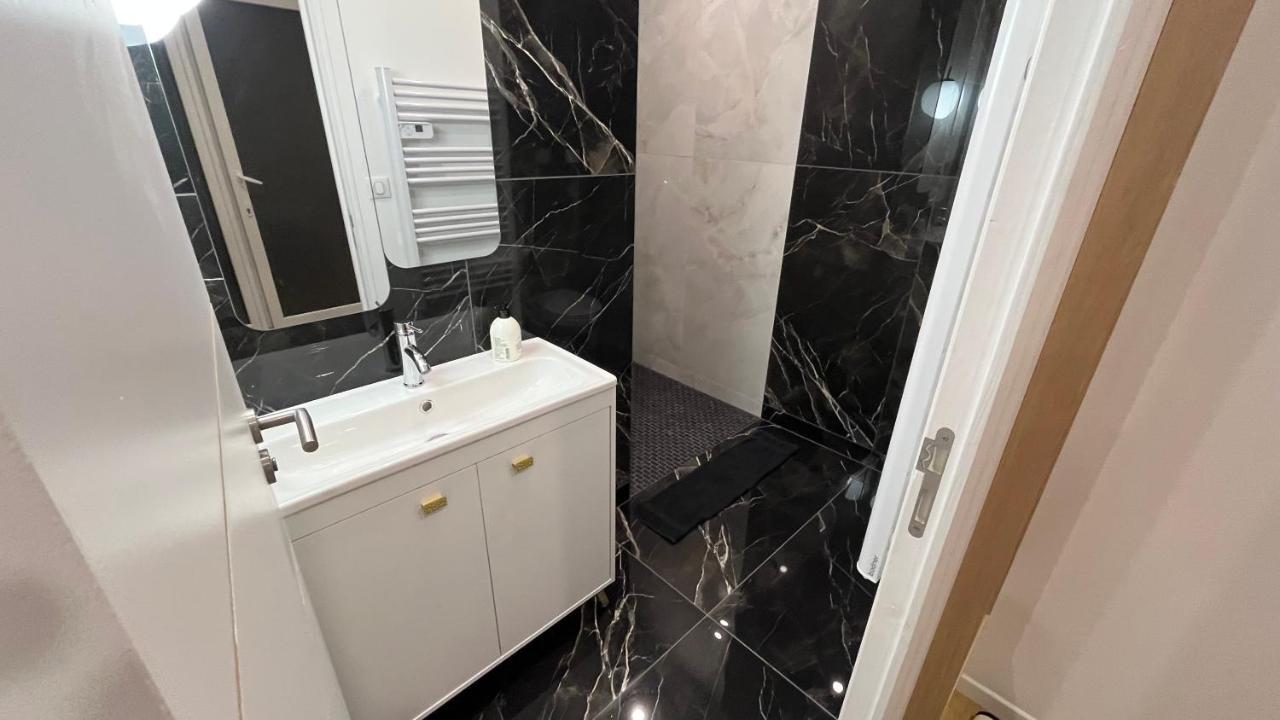 Appartement Luxe Jaune Saint-Etienne  Exteriér fotografie